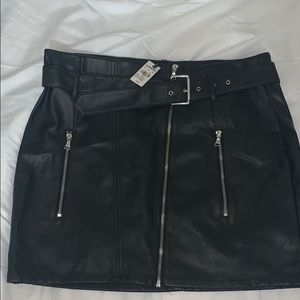 Faux leather express skirt